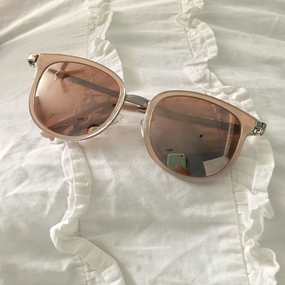 Oscar de la renta sunnies